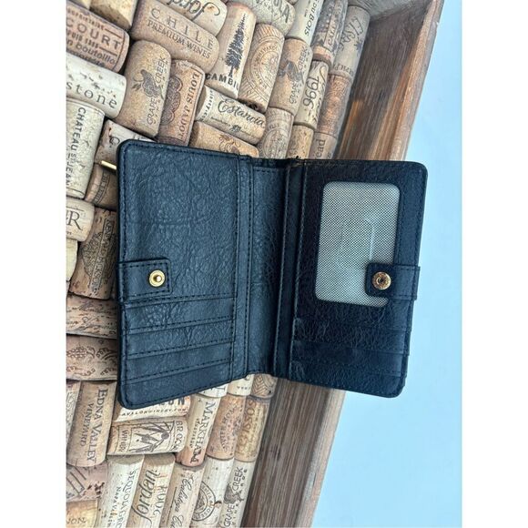Fossil black pebbled leather bifold wallet with gold-tone details - Picture 12 of 16